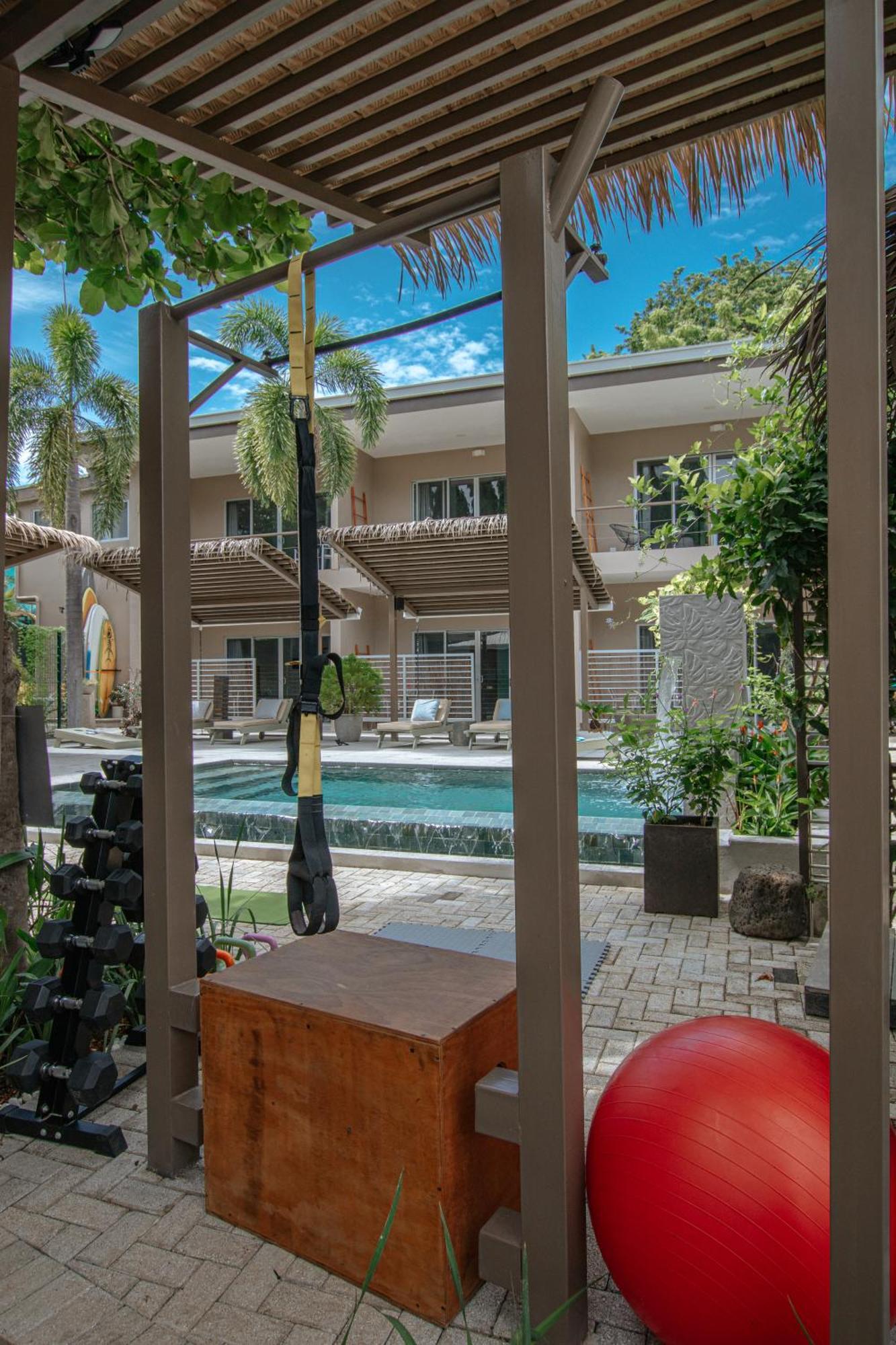 Tamarindo Bay Suites - Self Check In, Adults Only Екстер'єр фото