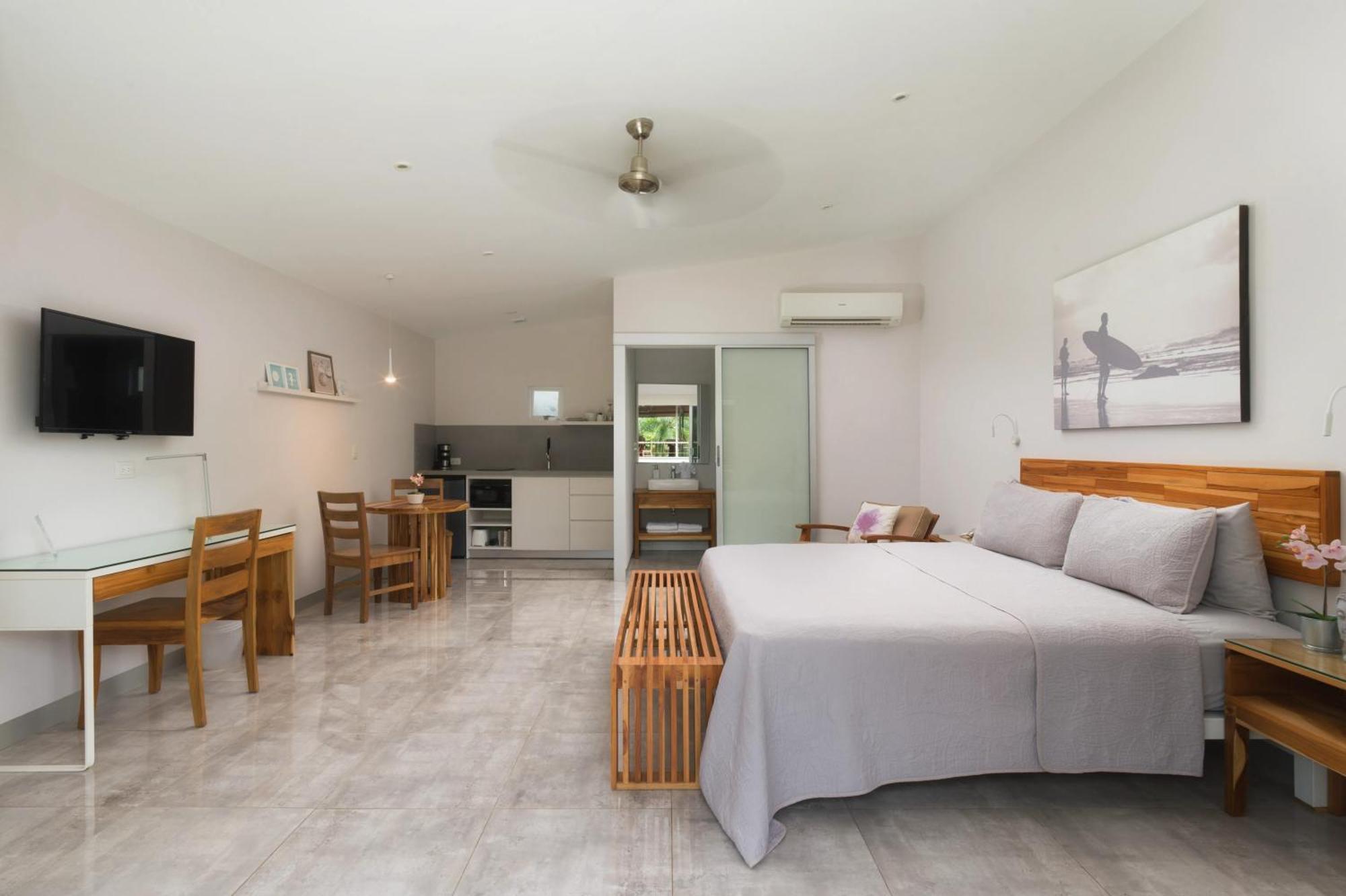 Tamarindo Bay Suites - Self Check In, Adults Only Екстер'єр фото