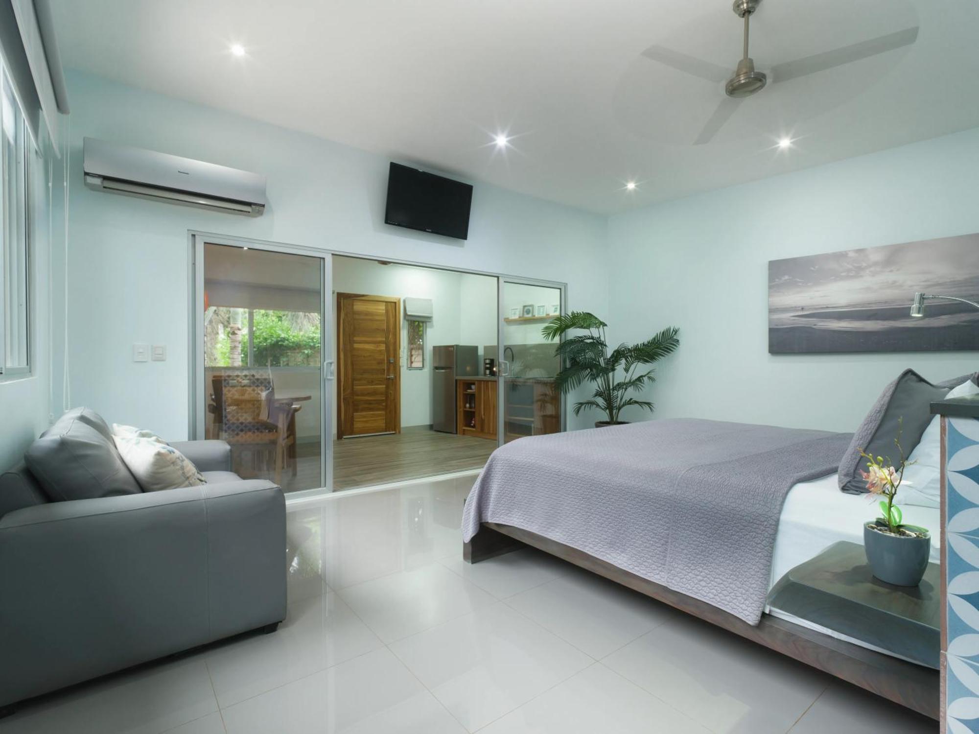 Tamarindo Bay Suites - Self Check In, Adults Only Екстер'єр фото